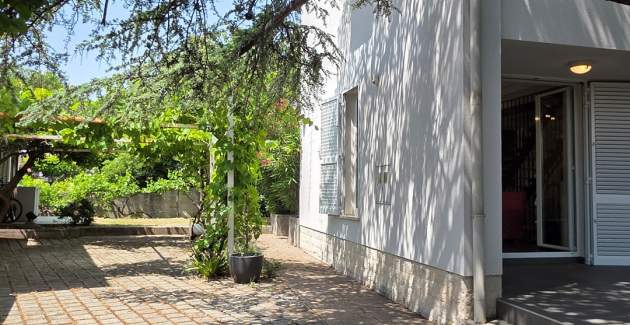 Holiday House Hlad – Near Center, with Private Yard