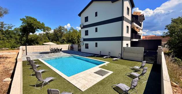 Apartment Lavanda Verde 2 — with Pool