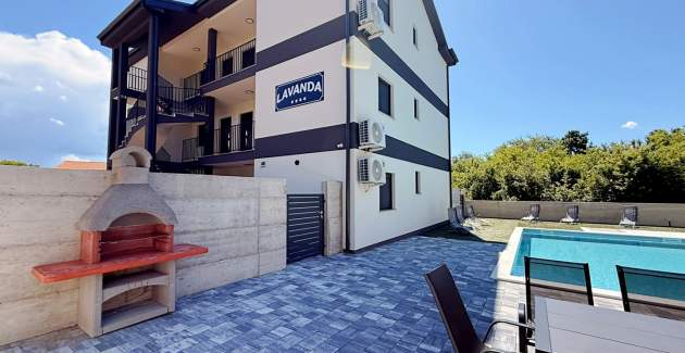 Apartment Lavanda Verde 3 — mit Pool