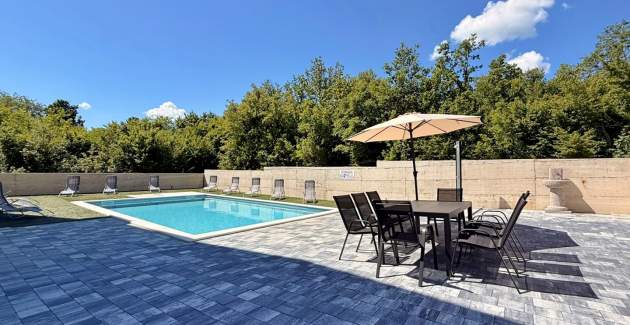 Apartment Lavanda Verde 5 — mit Pool