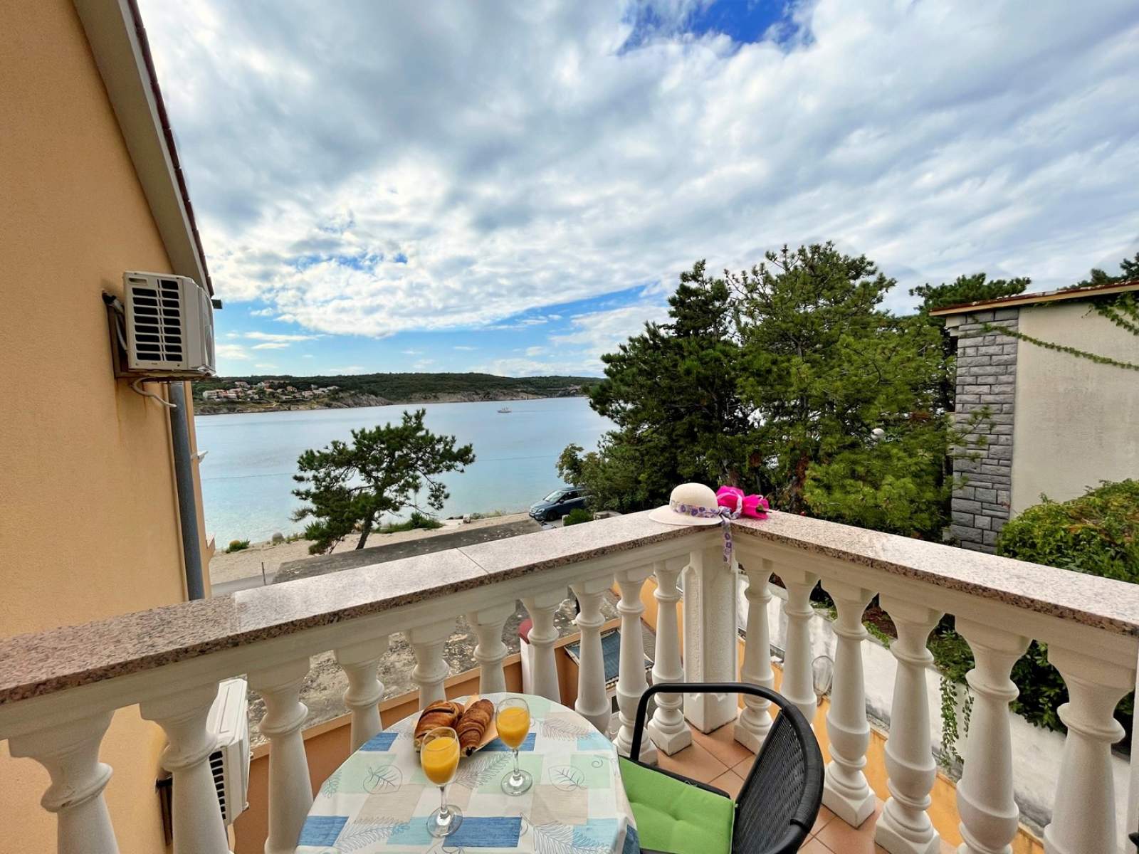 Apartment Tiha Lili 4 – 10 m vom Strand, Meerblick