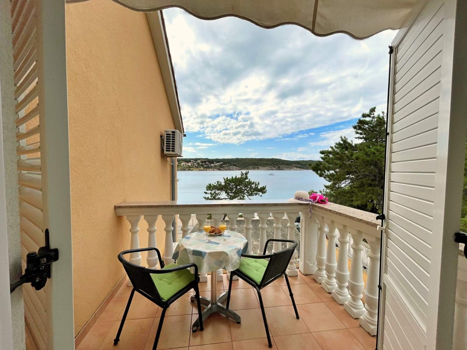 Apartment Tiha Lili 4 – 10 m vom Strand, Meerblick