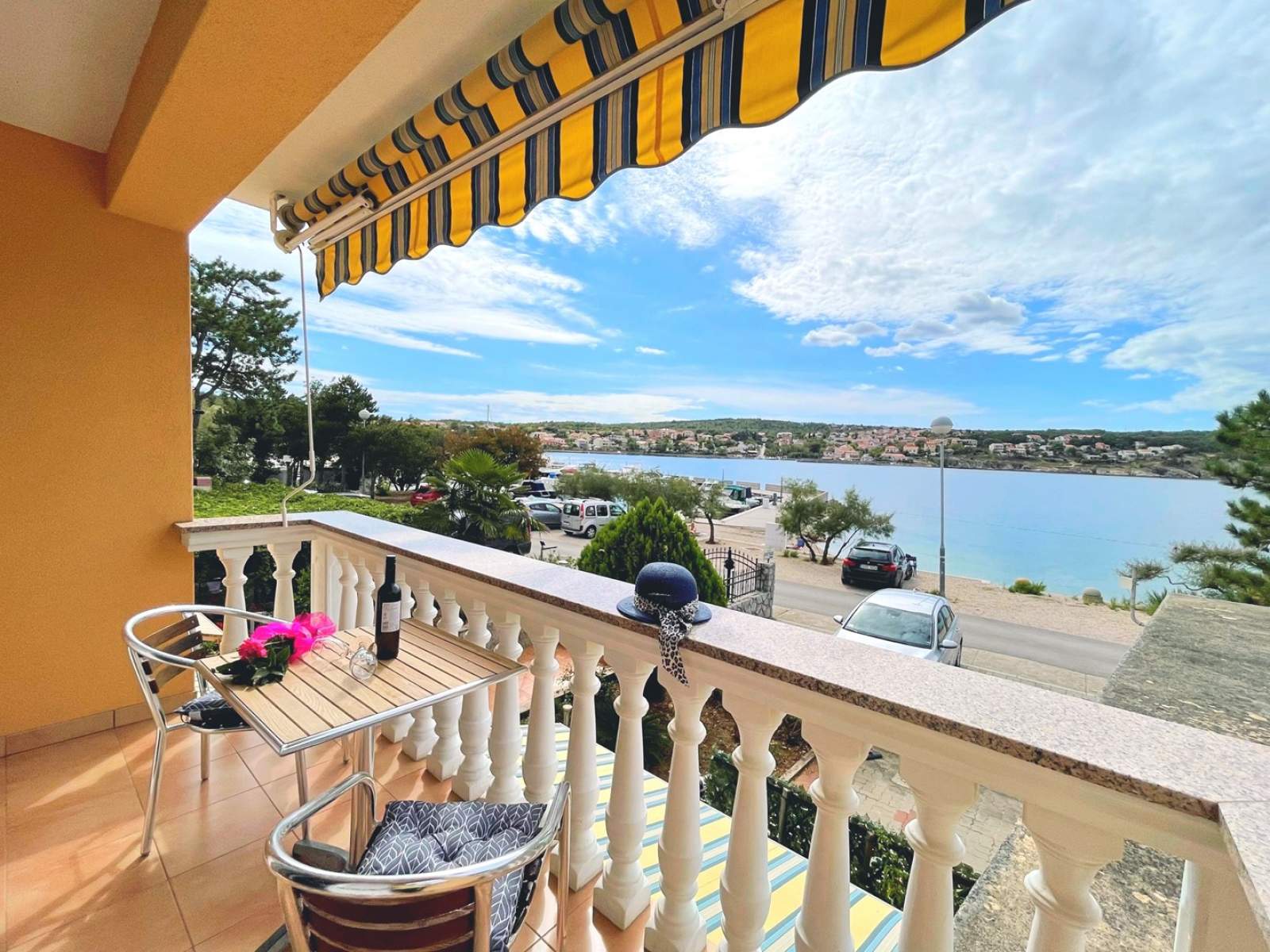 Apartment Tiha Lili 1 – 10 m vom Strand, Meerblick