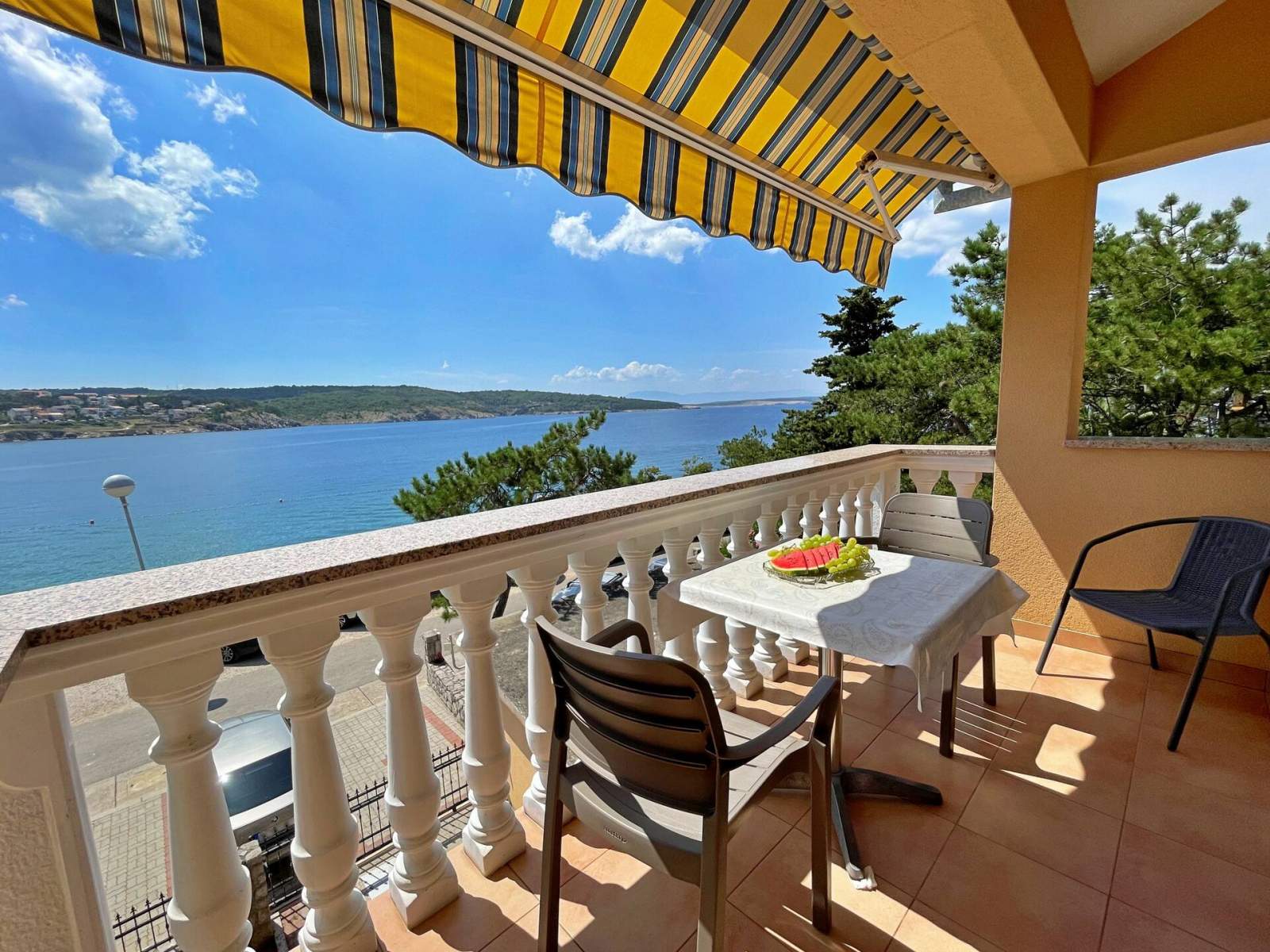 Apartment Tiha Lili 3 – 10 m vom Strand, Meerblick