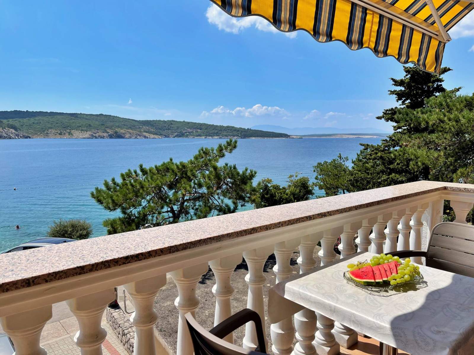 Apartment Tiha Lili 3 – 10 m vom Strand, Meerblick