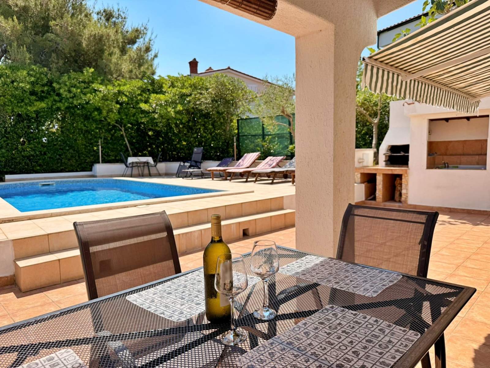 Apartment Zeljko A2 mit Pool