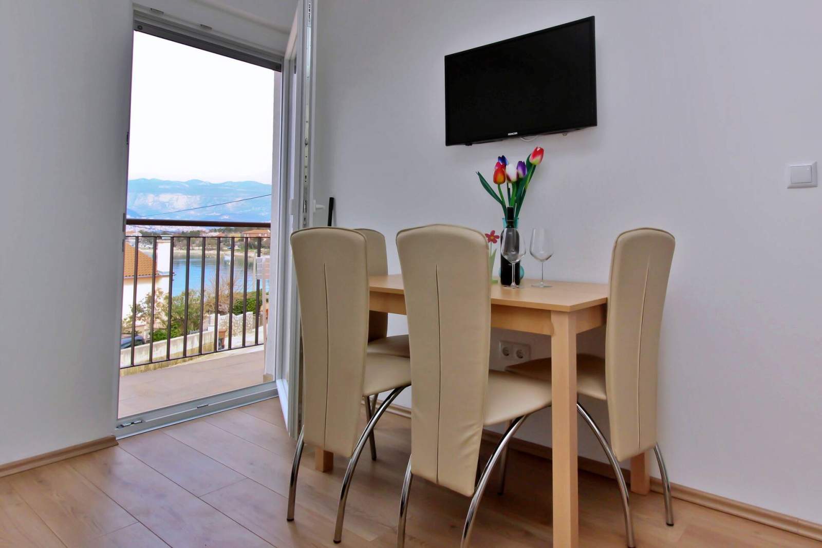Apartment Ivo 1 – Sea View and Balcony