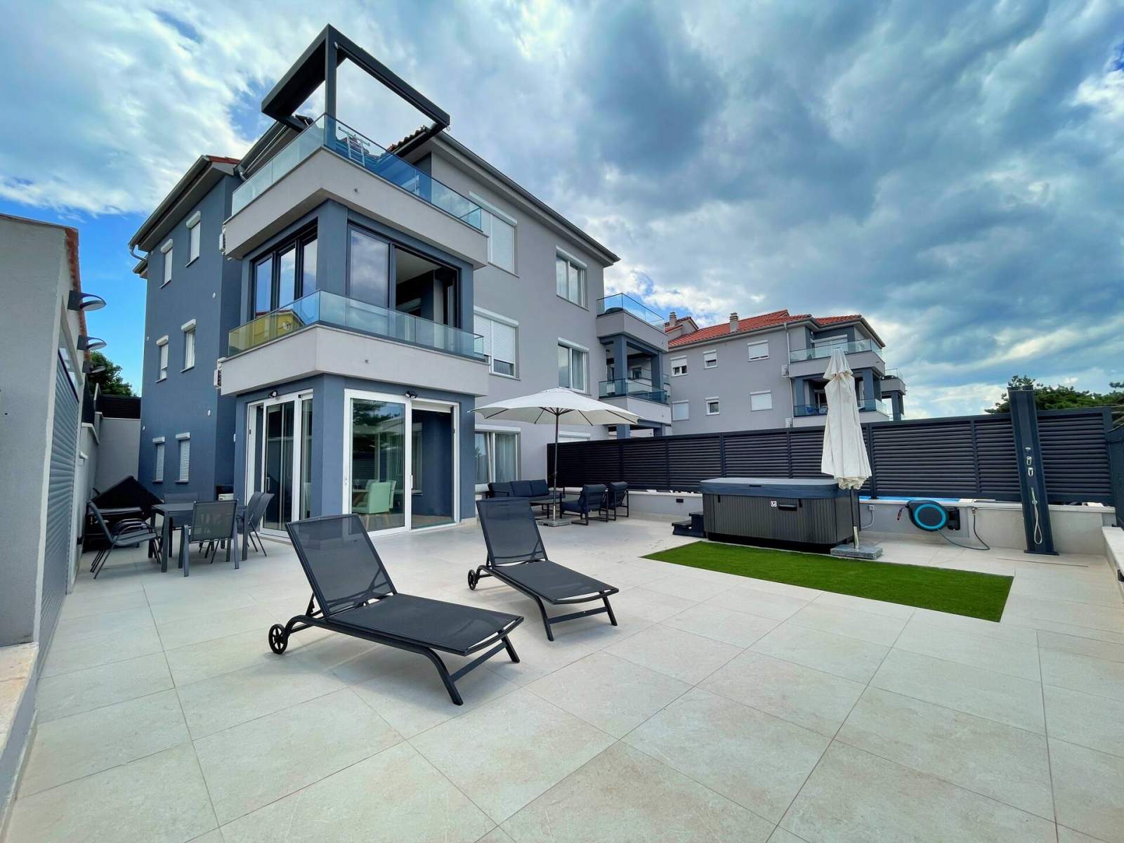 Apartment SeaLuxe – Whirlpool und Meerblick
