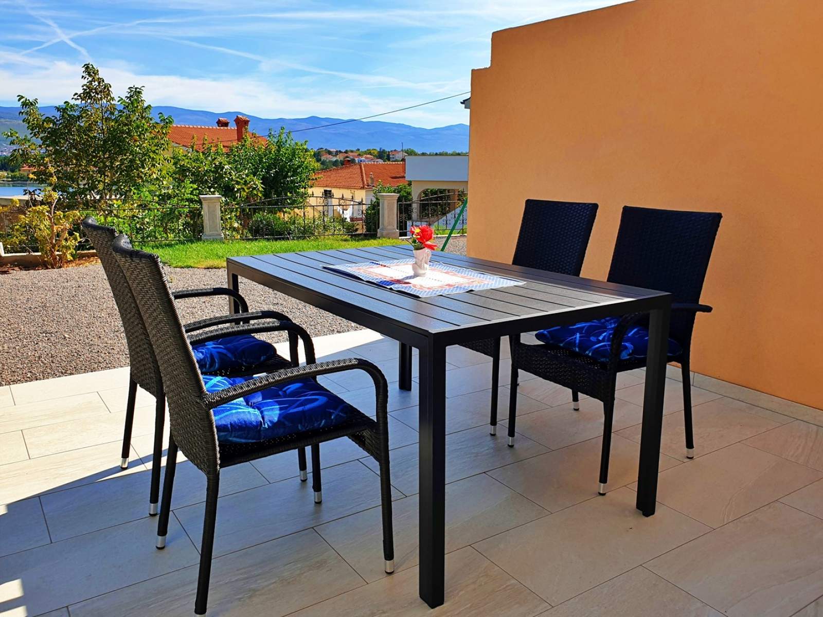Apartment Rebeka 1 – Meerblick, 160 m vom Meer
