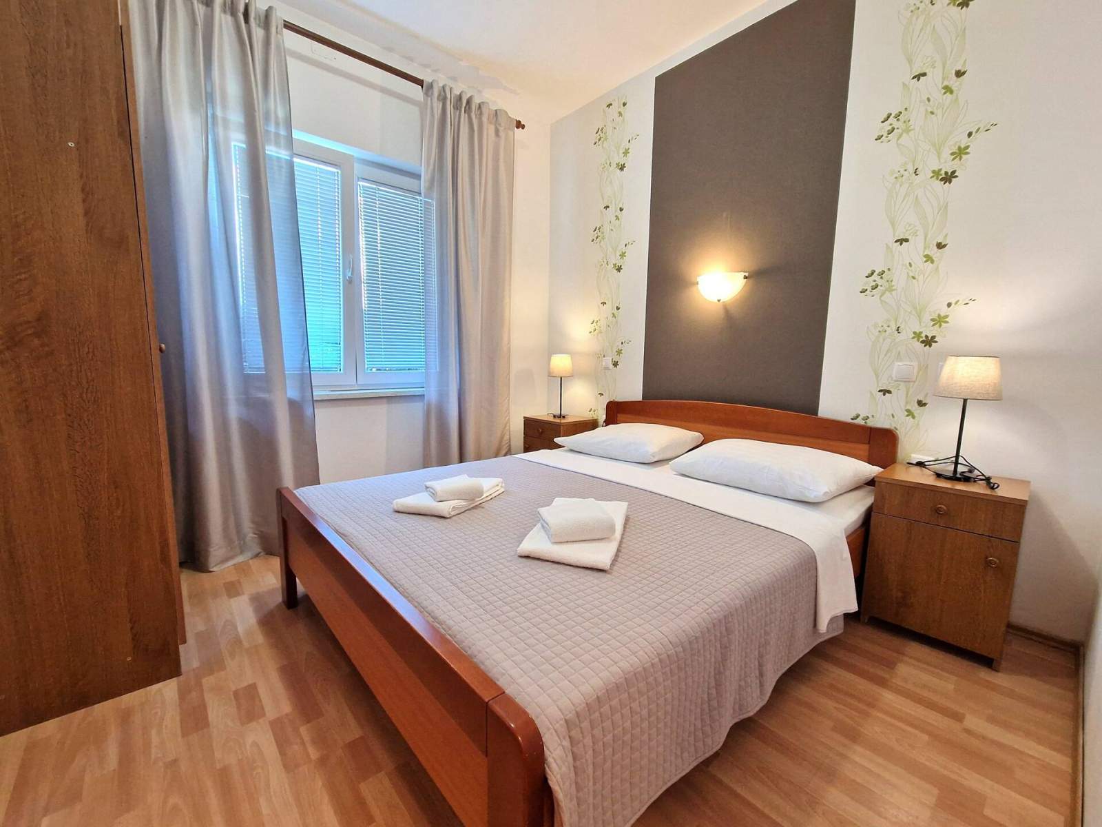 Apartment Brnic AQ P – mit überdachter Terrasse, 90 m vom Strand entfernt