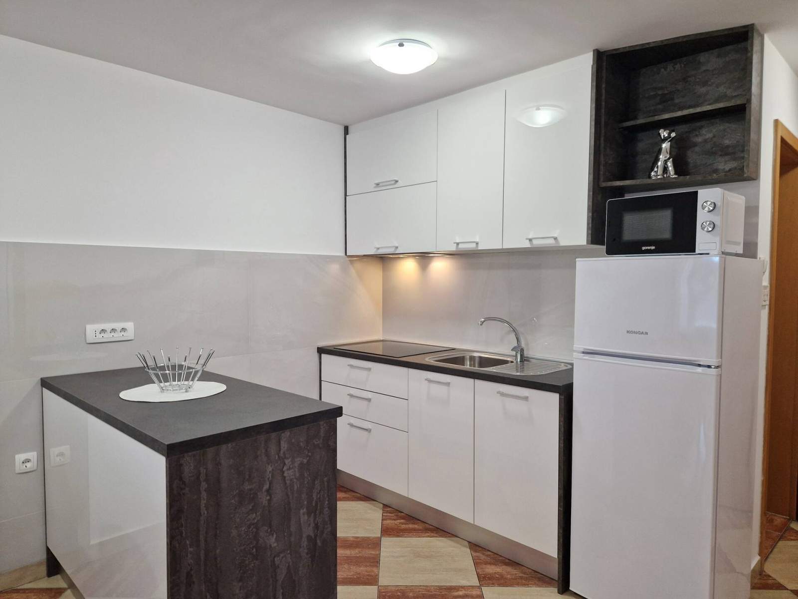 Apartment Brnic AQ 1 – mit Balkon, 90 m vom Strand entfernt