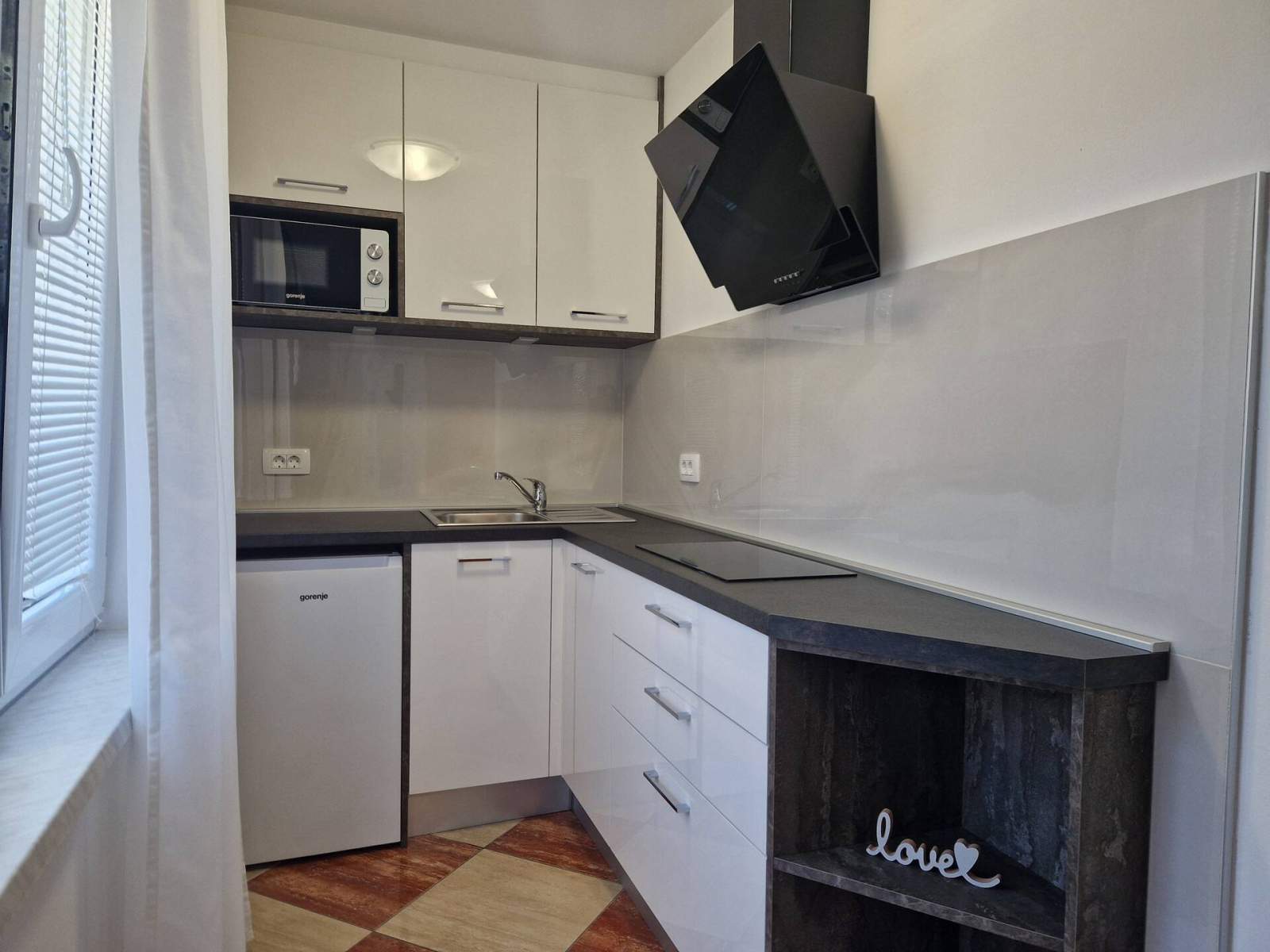 AApartment Brnic AQ 2 – mit Parkplatz, 90 m vom Strand entfernt