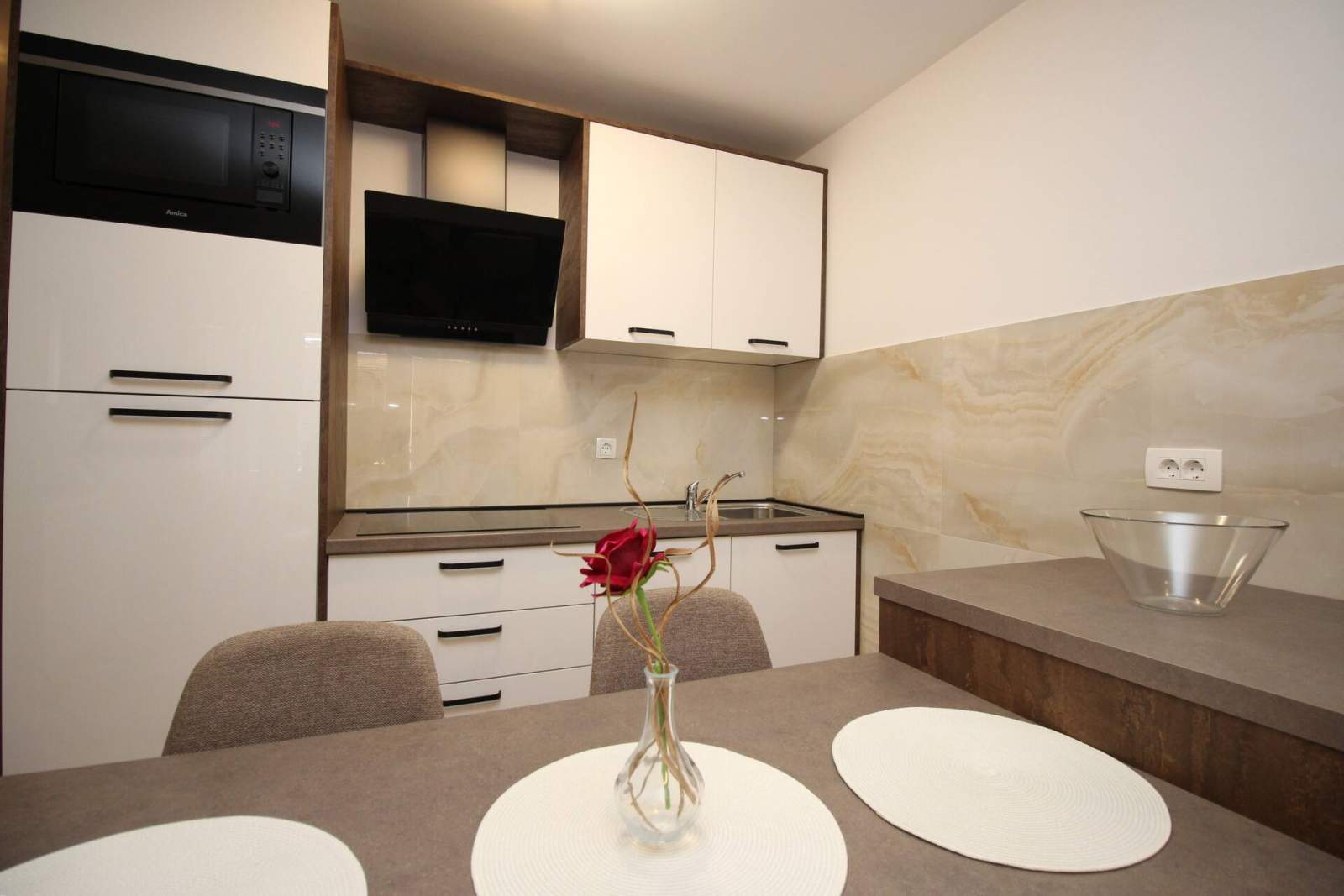 Apartment Brnic AQ 3 - with Balcony, 90 m from the Beach