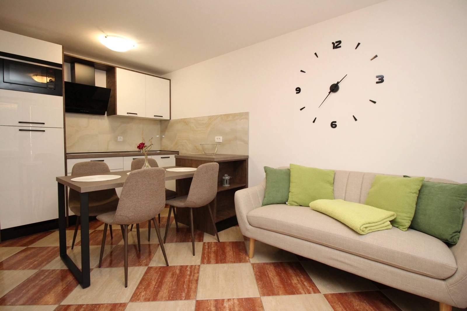 Apartment Brnic AQ 3 - with Balcony, 90 m from the Beach