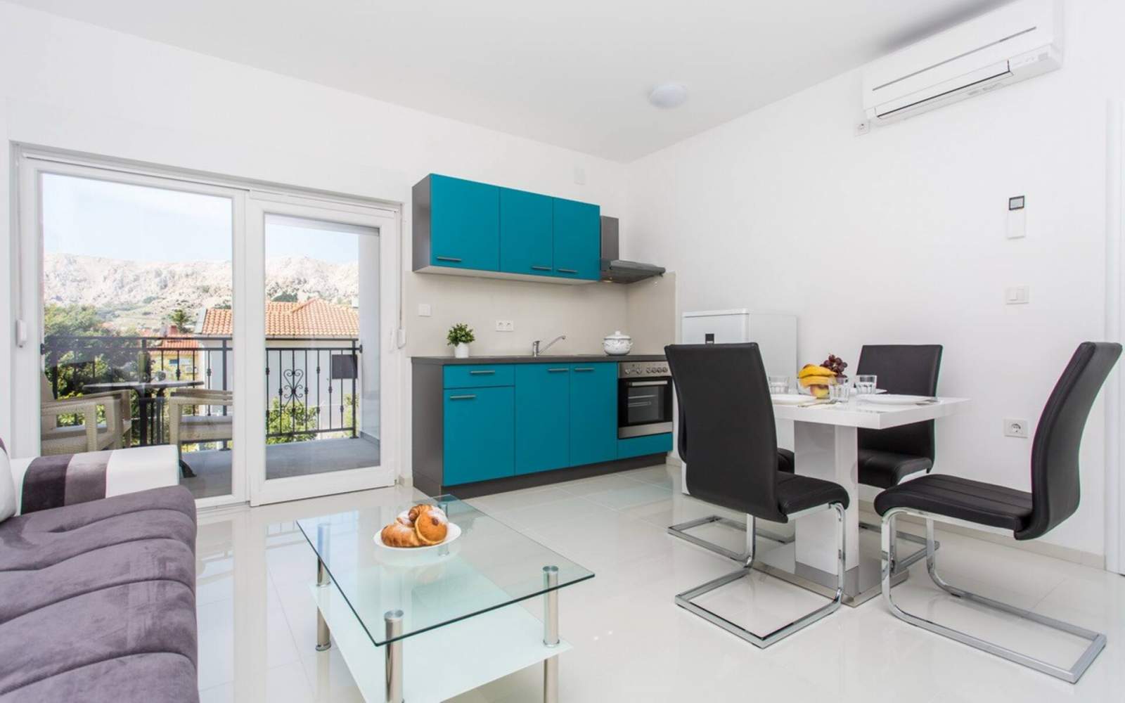 Modern Apartment Berisha 1 No.3 - with Balcony
