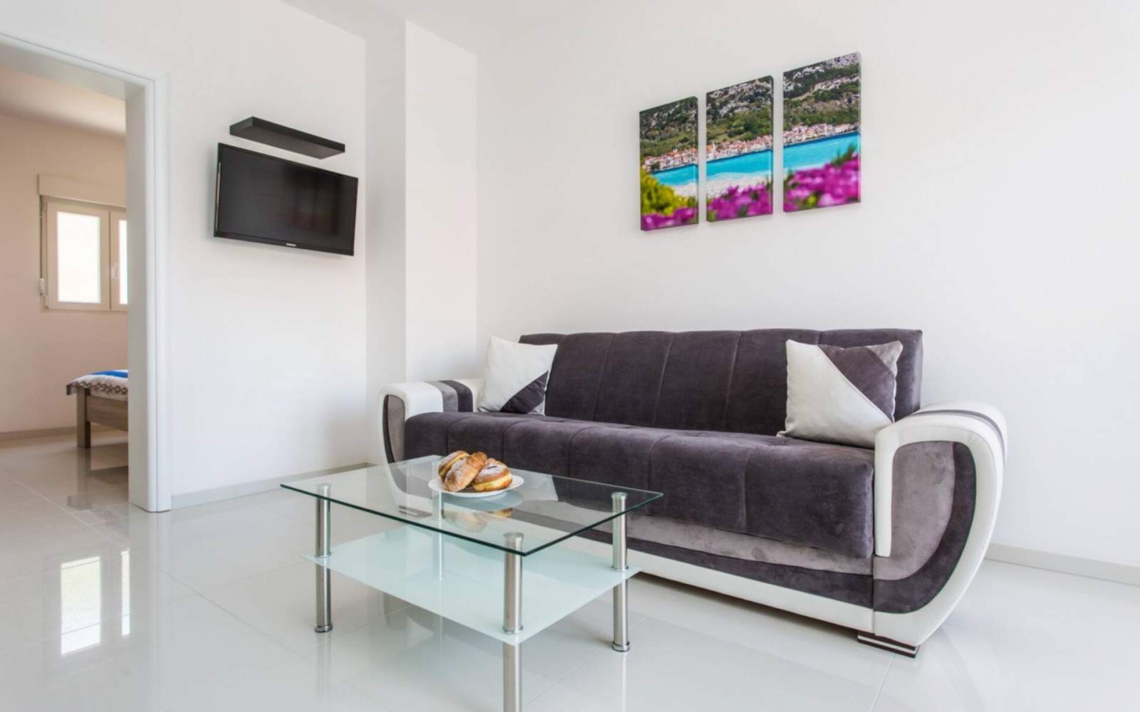 Modern Apartment Berisha 1 No.3 - with Balcony