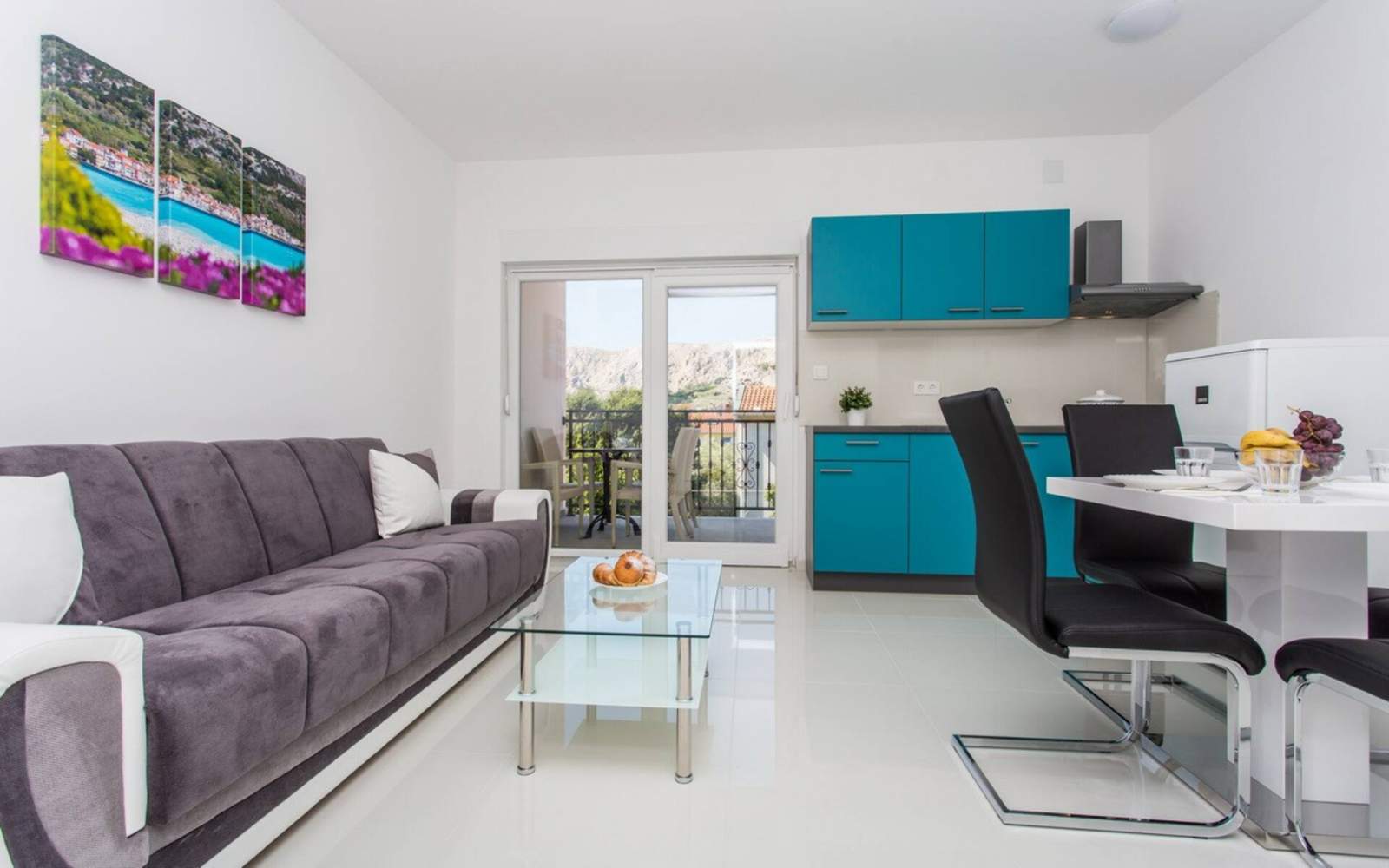 Modern Apartment Berisha 1 No.3 - with Balcony