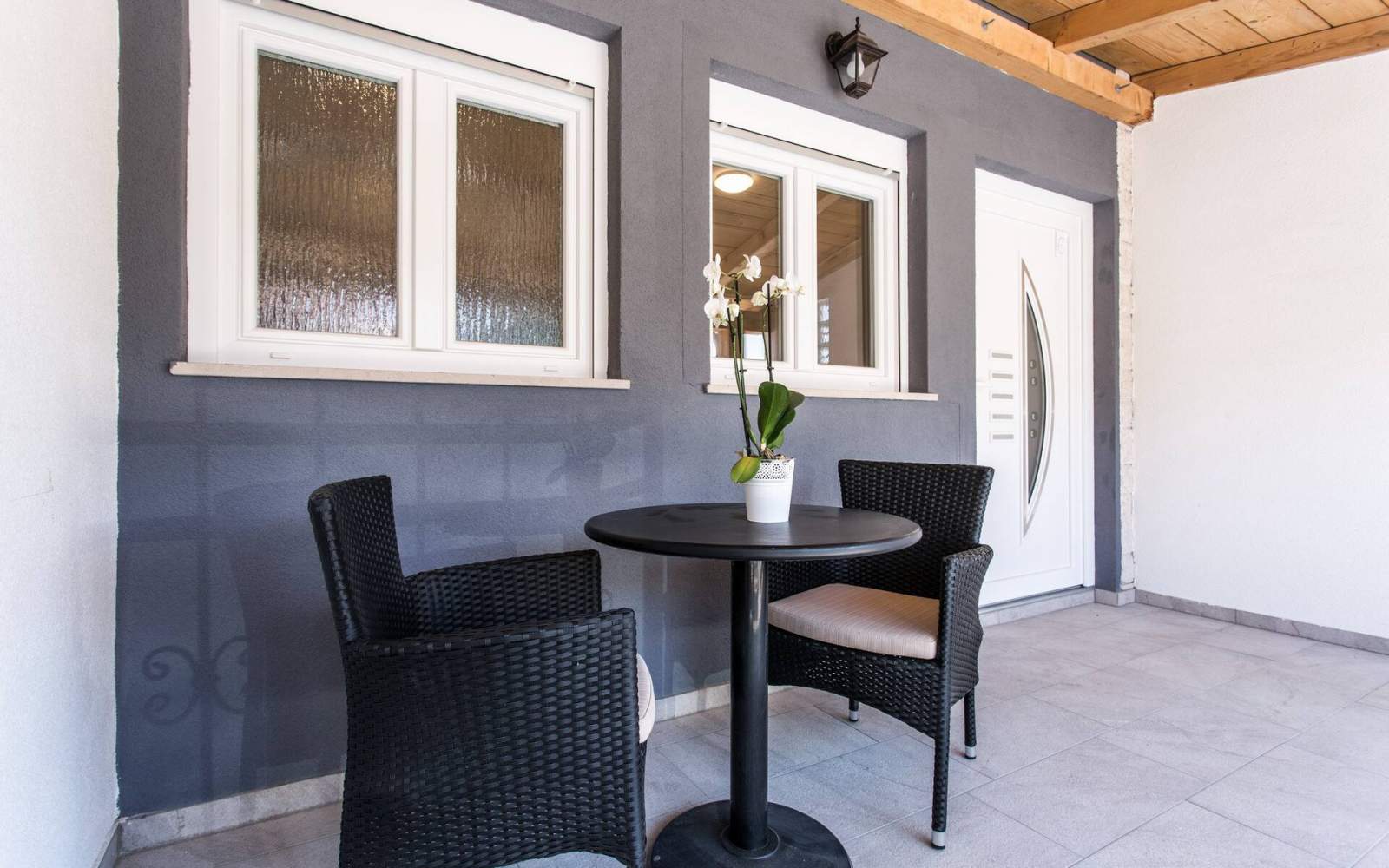 Studio-Apartment Berisha 1 Nr.6 – mit überdachter Terrasse