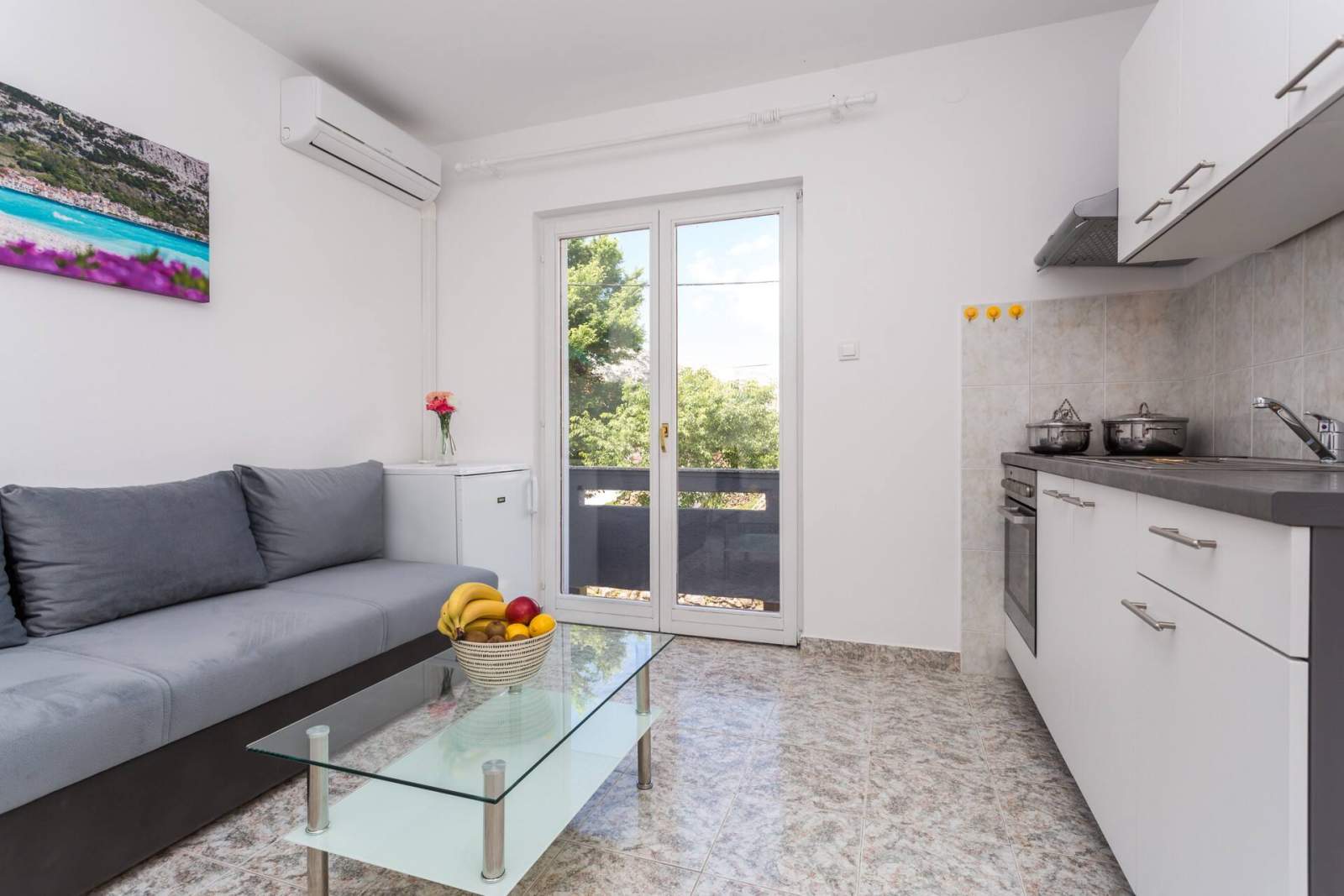 Apartment Berisha 2 Nr.1 – mit Balkon