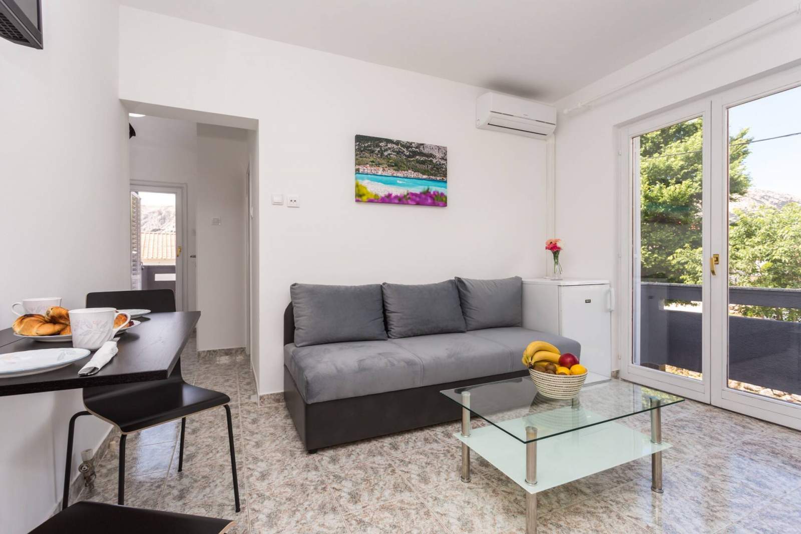 Apartment Berisha 2 Nr.1 – mit Balkon