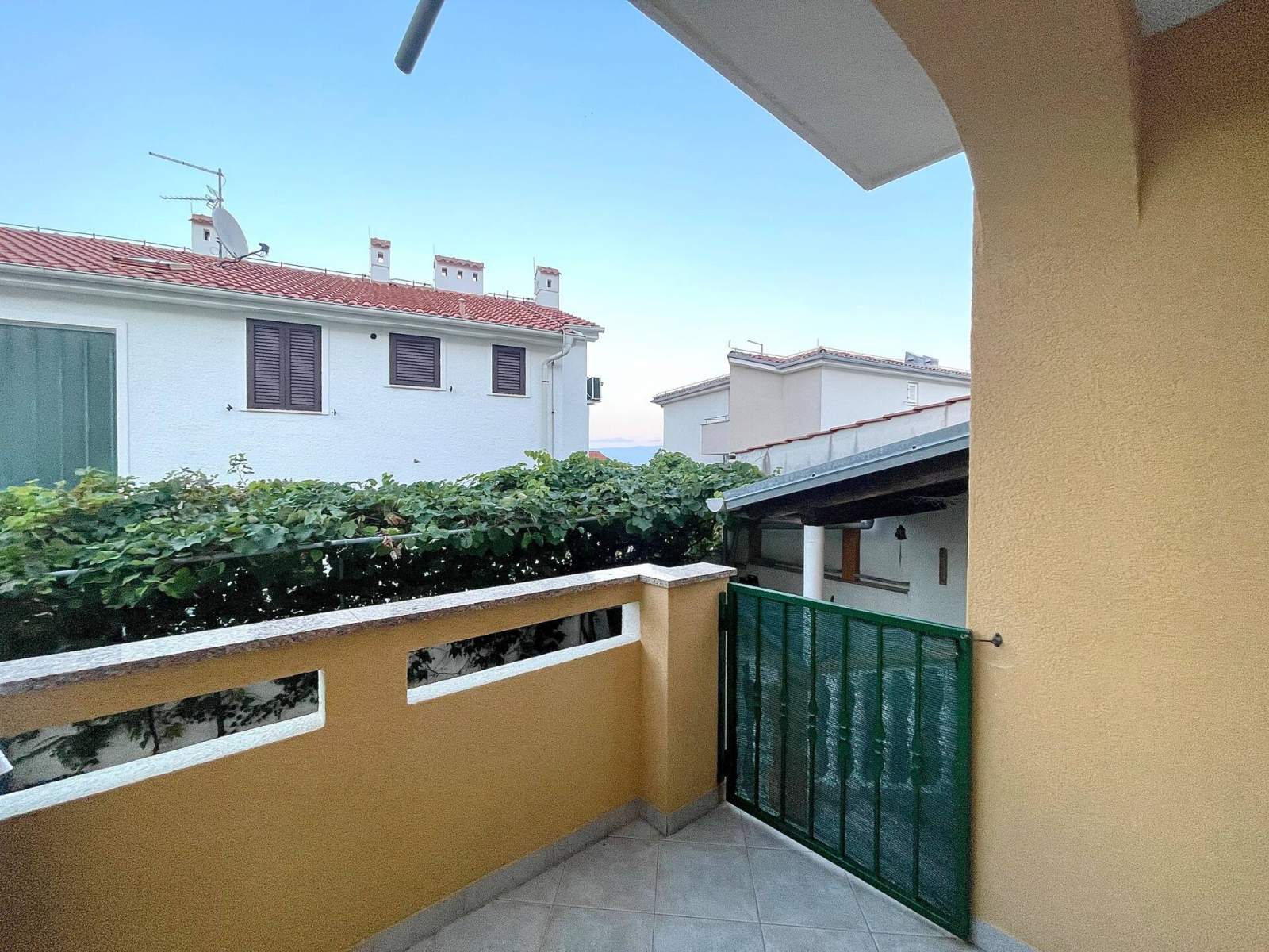 Capic Z2 - Apartment mit Balkon und Parkplatz, 300 m vom Strand entfernt