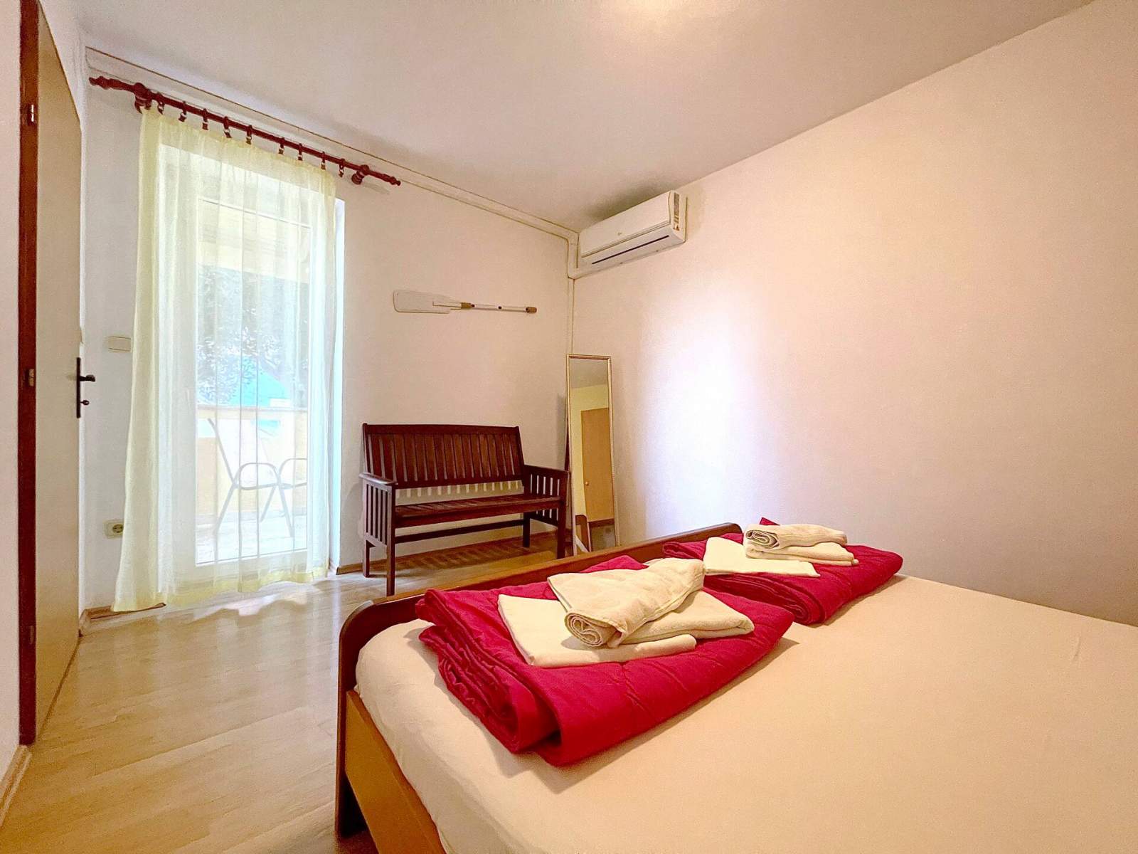 Capic Z3 - Apartment with Balcony and Parking spot, 300 m from the Beach