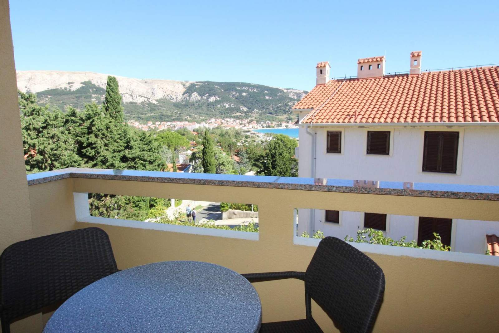 Capic Z5 – Apartment mit Balkon und Parkplatz, 300 m vom Strand entfernt
