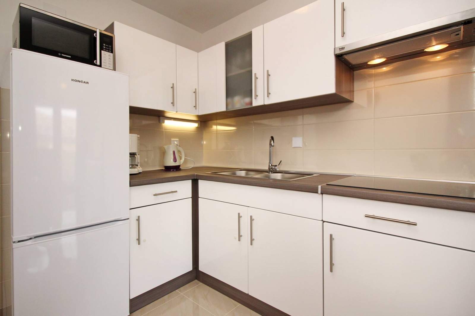 Apartment Cugalj – mit Balkon, 1. Stock, 300 m vom Strand entfernt