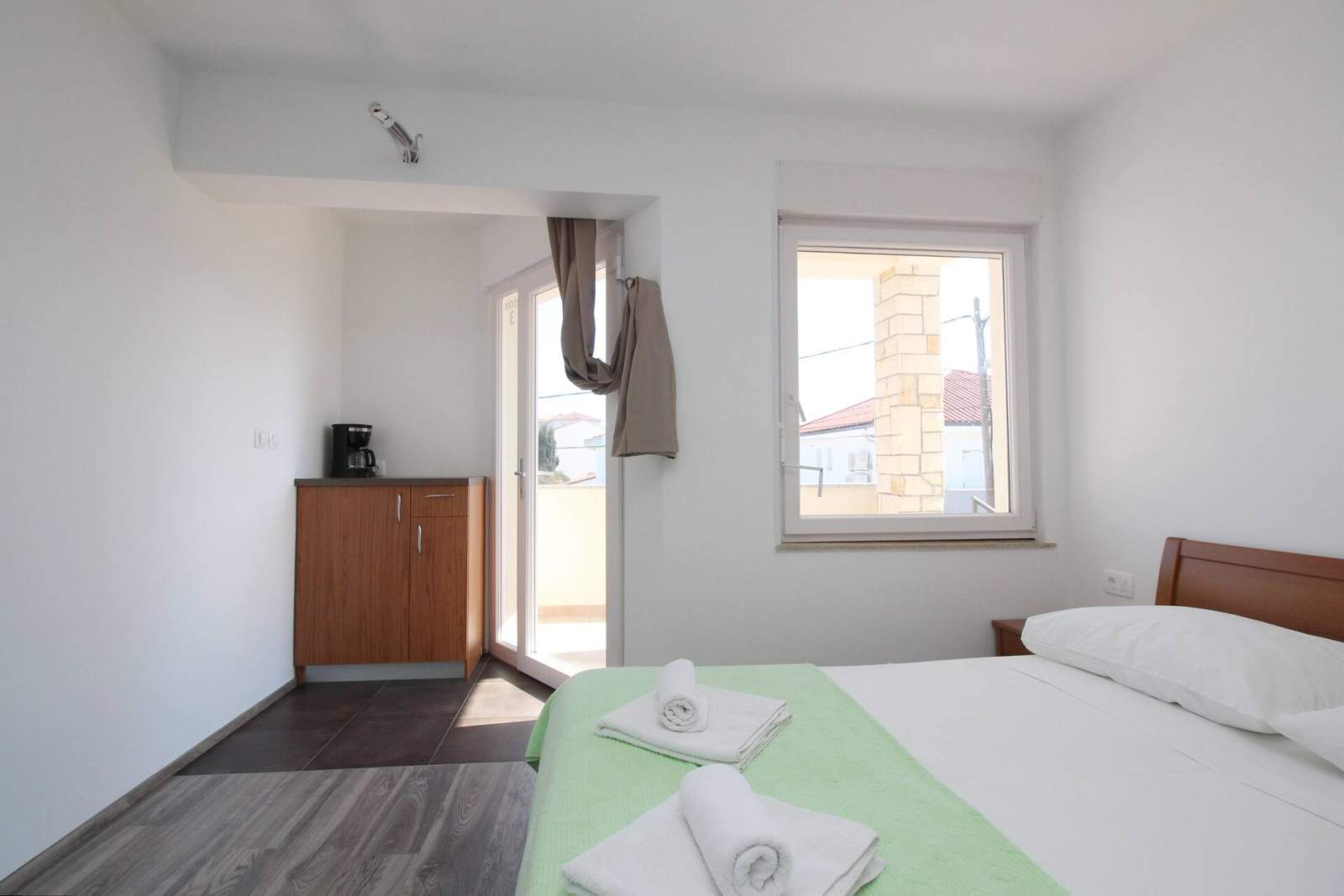Zimmer Dekanic Nr.3 – mit Minikühlschrank und Balkon