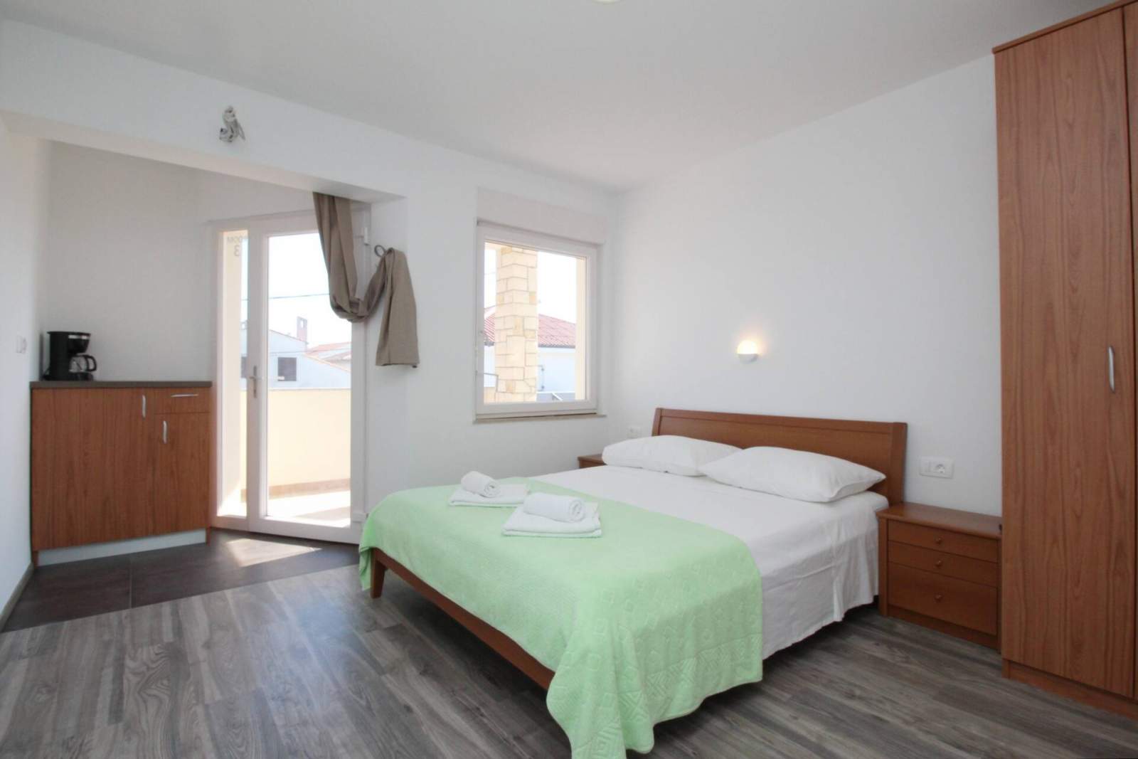 Zimmer Dekanic Nr.3 – mit Minikühlschrank und Balkon