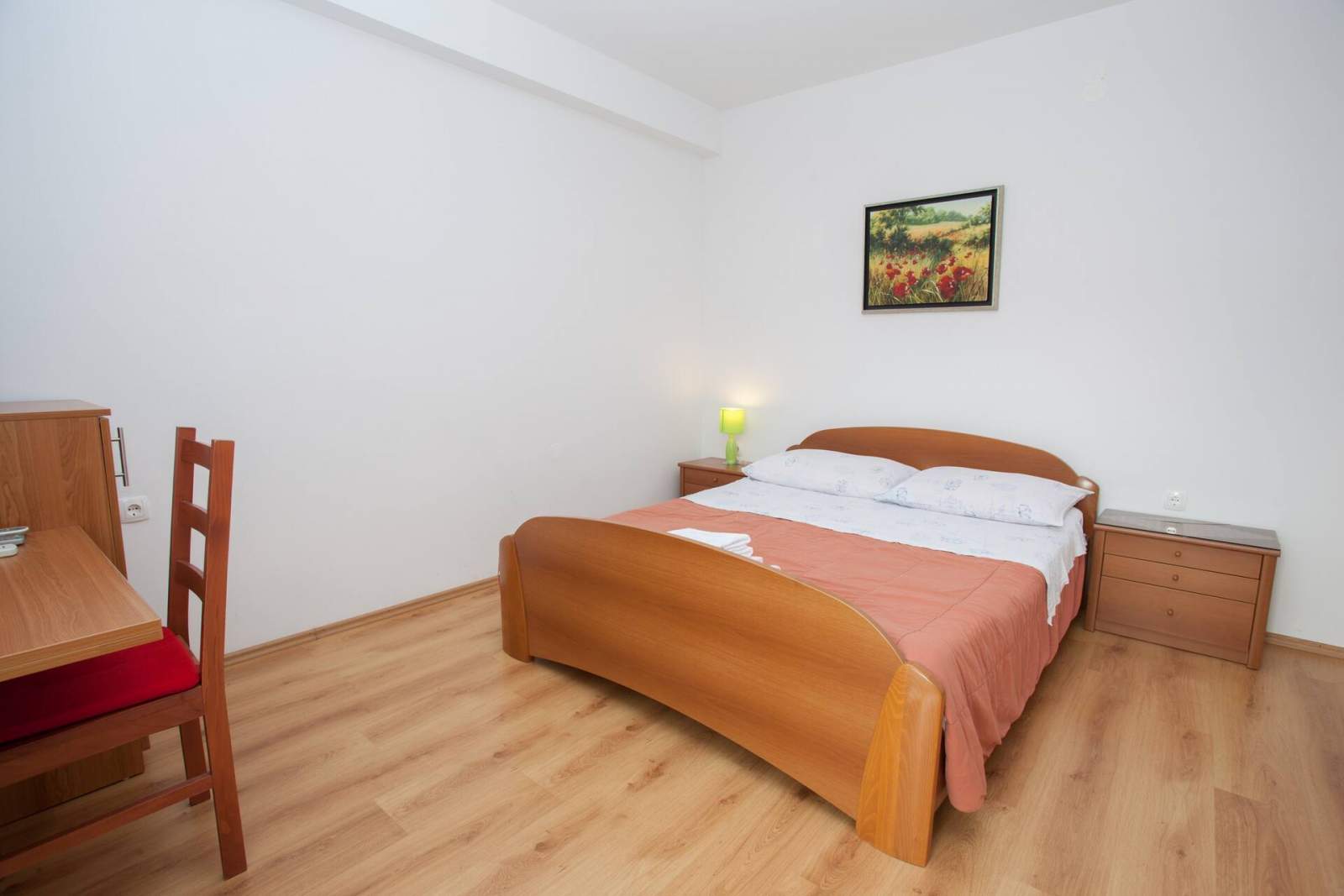 Zimmer Dekanic Nr.1 – mit Minikühlschrank und Terrasse