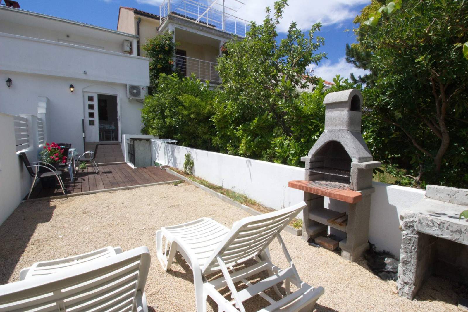 Apartment Fantov Nr.1 – mit Terrasse, 250 m vom Strand