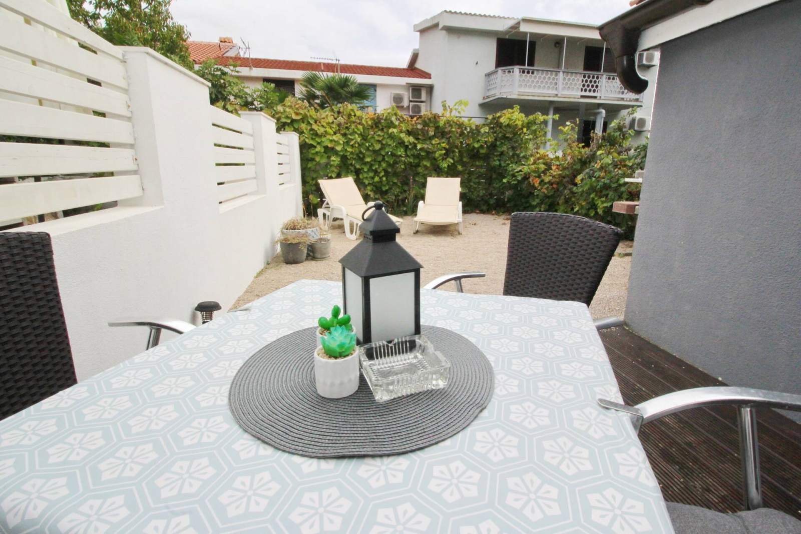 Apartment Fantov Nr.2 – mit Terrasse, 250 m vom Strand