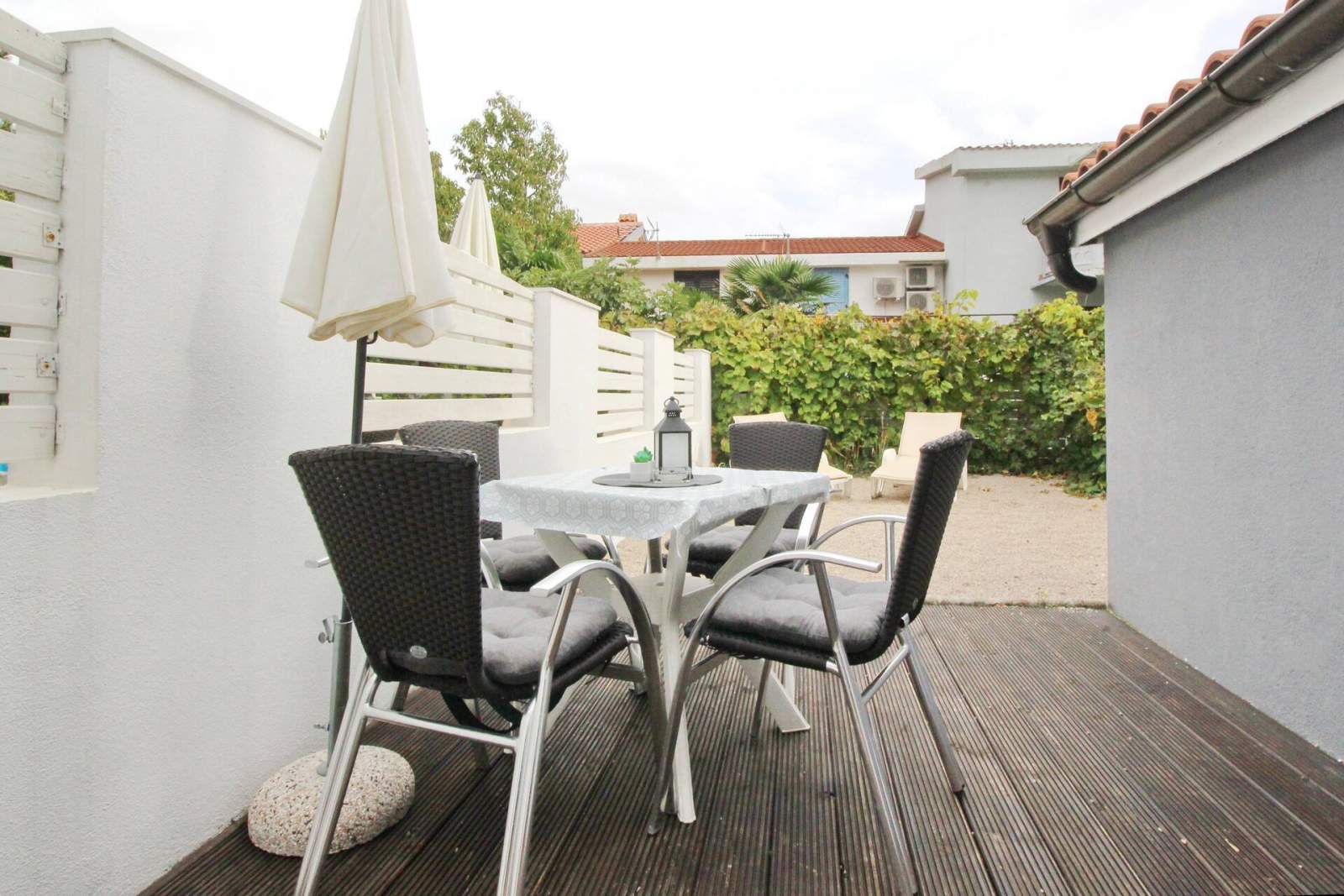 Apartment Fantov Nr.2 – mit Terrasse, 250 m vom Strand