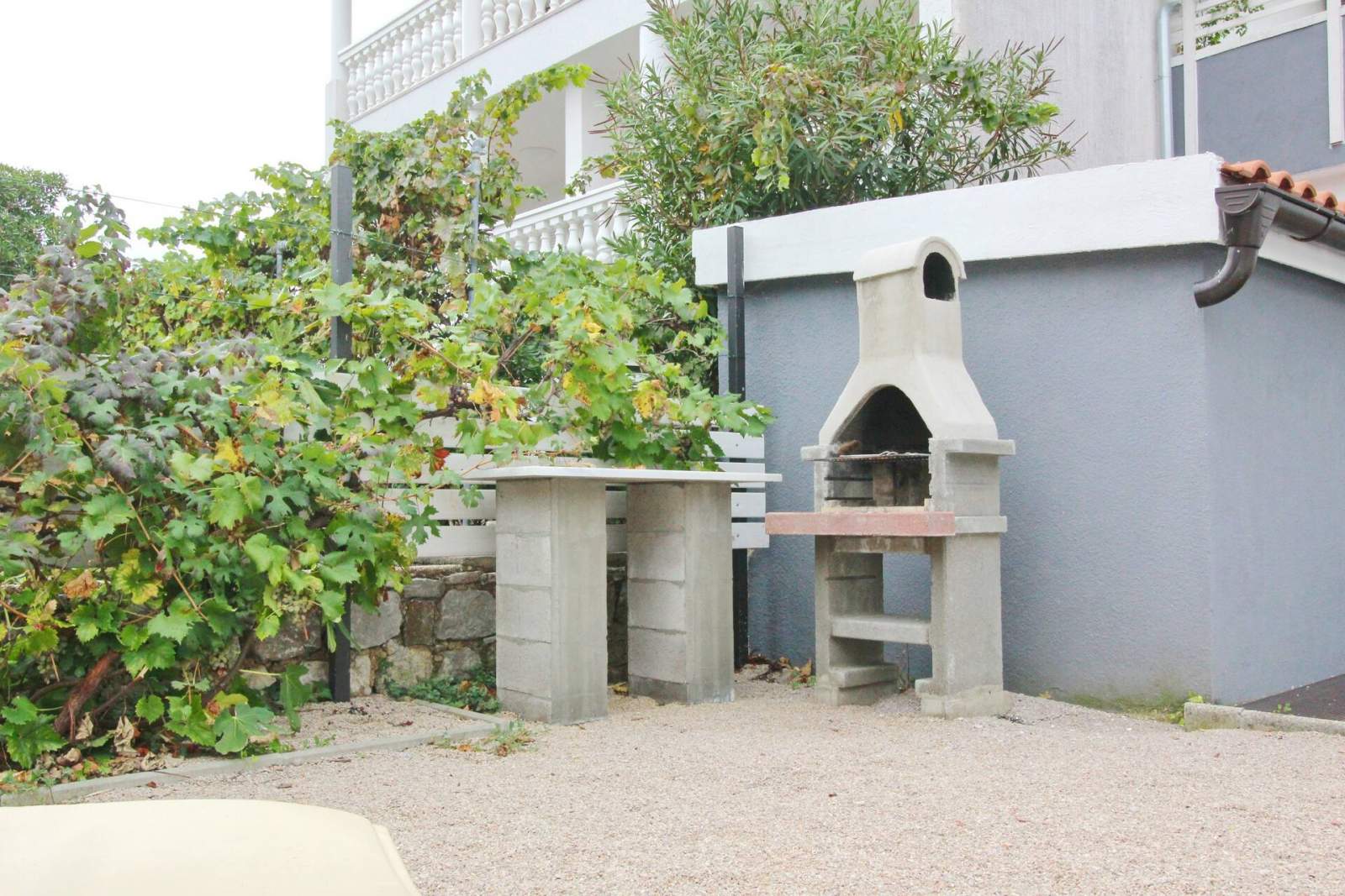Apartment Fantov Nr.2 – mit Terrasse, 250 m vom Strand