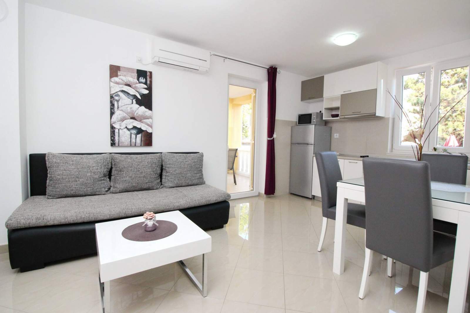 Apartment Gorica 1 No.4 - with Pool, 200 m from the Beach