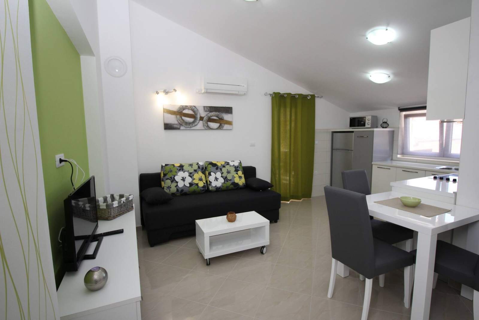 Apartment Gorica 1 Nr.7 – mit Pool, 200 m vom Strand entfernt