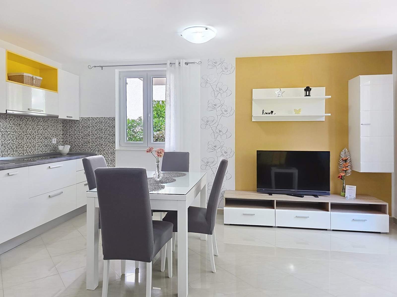 Apartman Gorica 2 br.3 – s terasom i bazenom