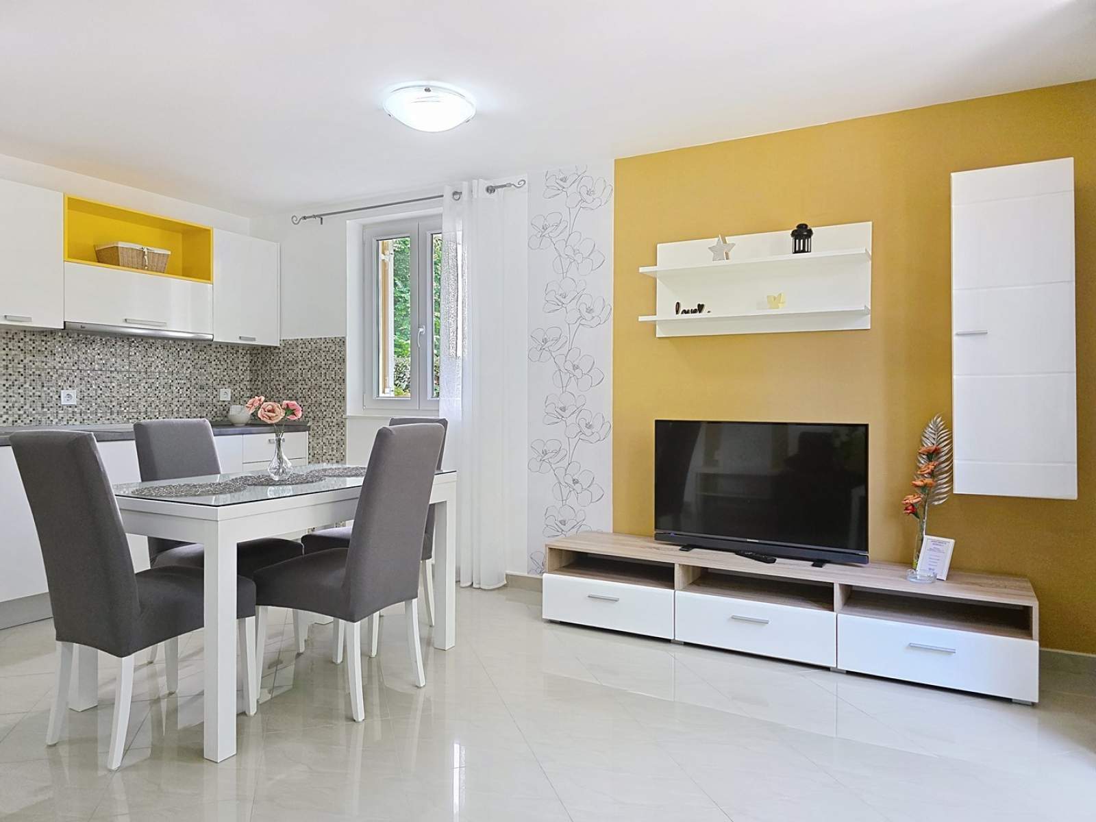 Apartman Gorica 2 br.3 – s terasom i bazenom