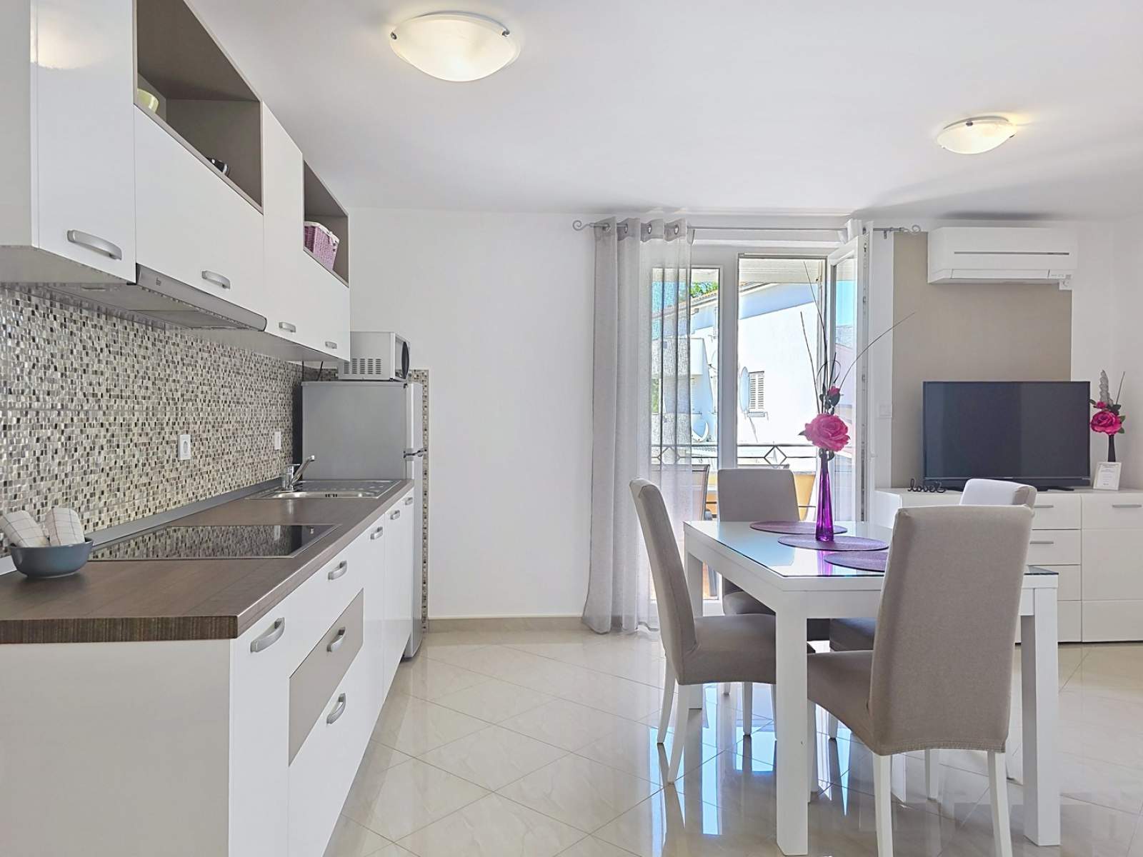 Apartman Gorica 2 br.5 – s balkonom i bazenom