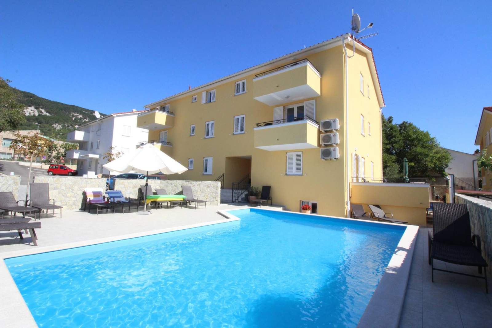 Apartment Gorica 2 Nr.5 – mit Balkon und Pool