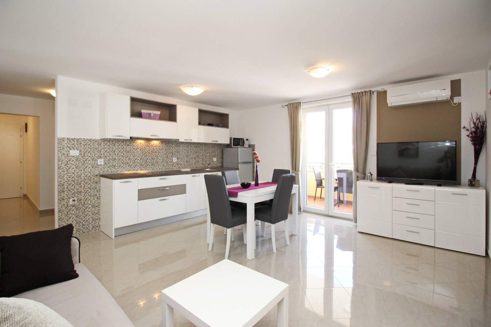 Apartment Gorica 2 Nr.5 – mit Balkon und Pool