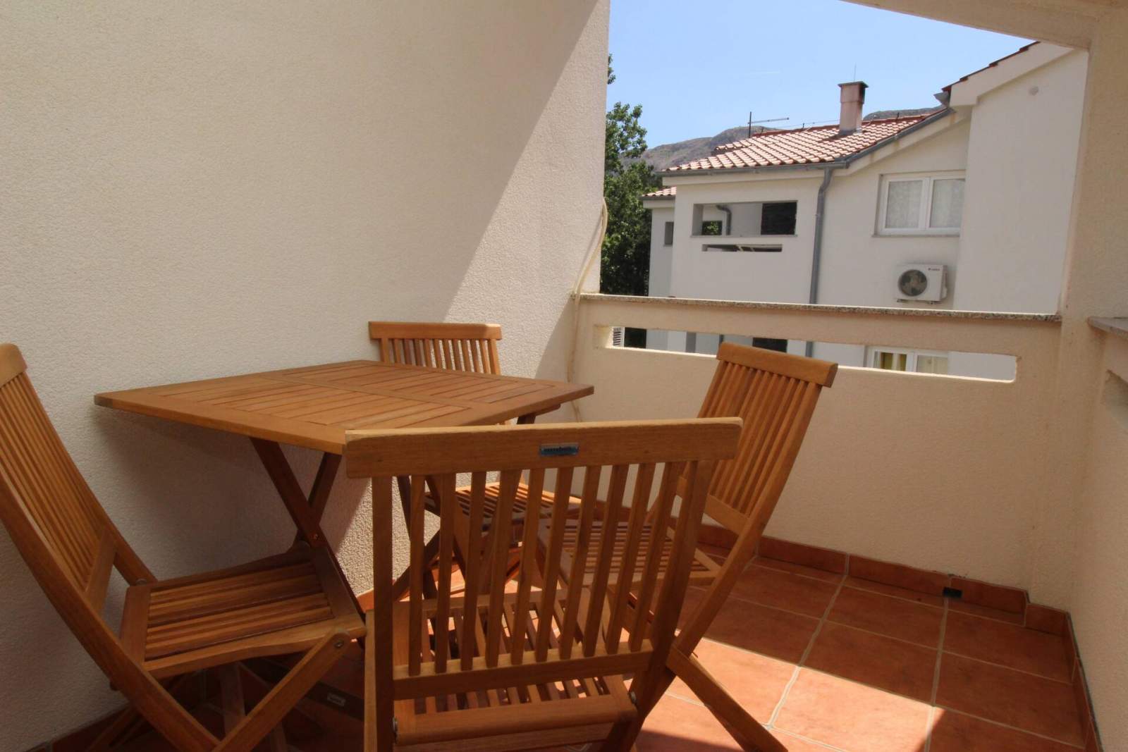 Apartment Knezevic – mit Balkon und Parkplatz