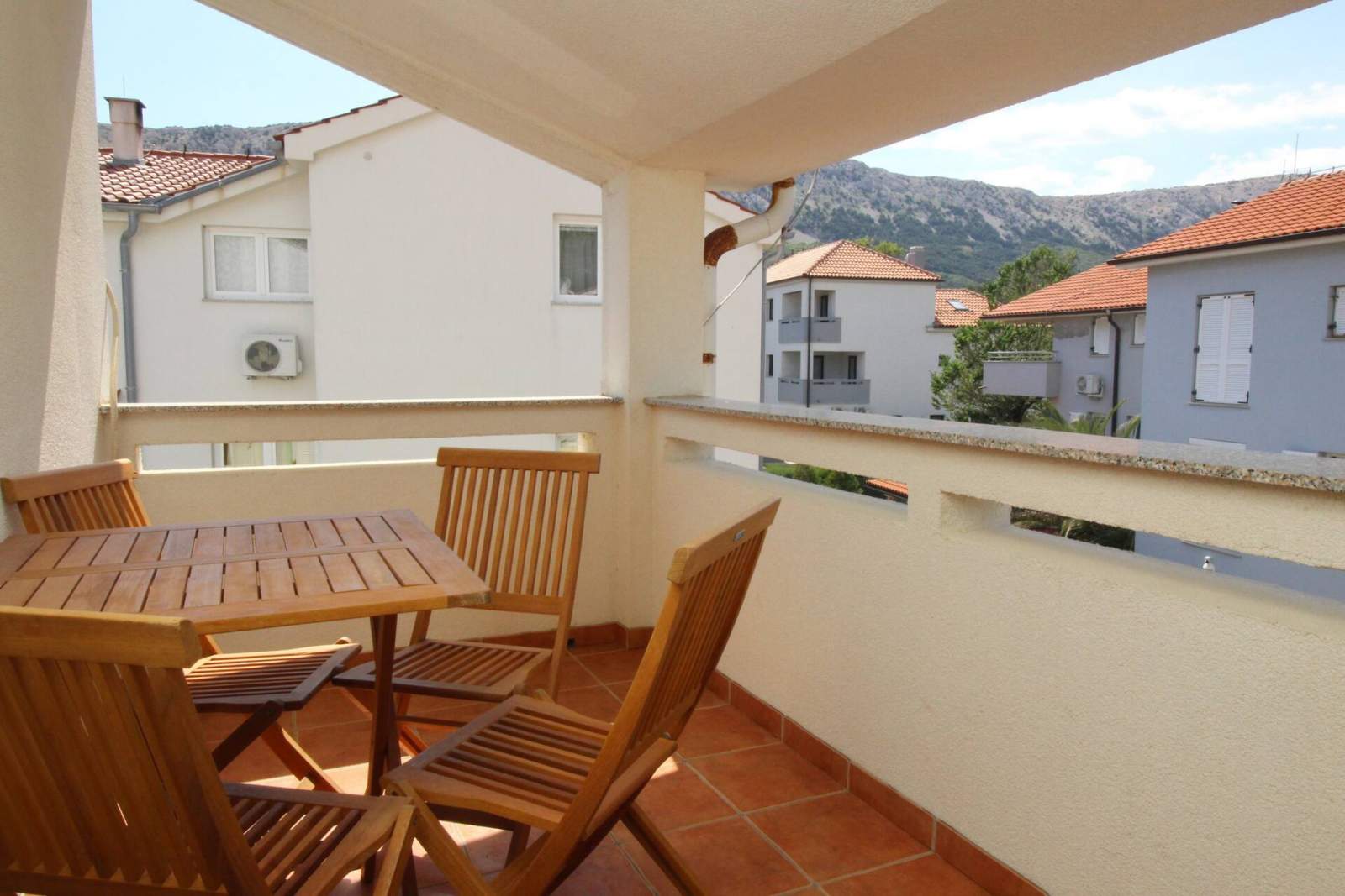 Apartment Knezevic – mit Balkon und Parkplatz
