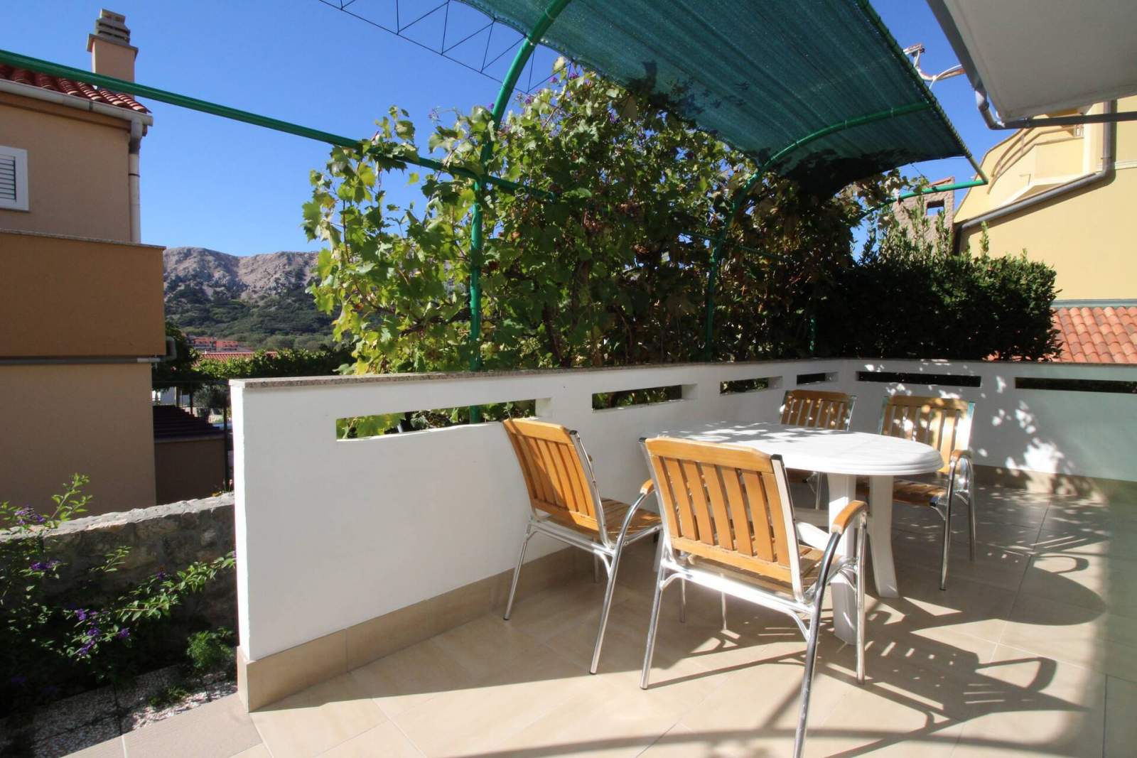 Apartment Kucar No.1 – mit Terrasse, 350 m vom Strand entfernt