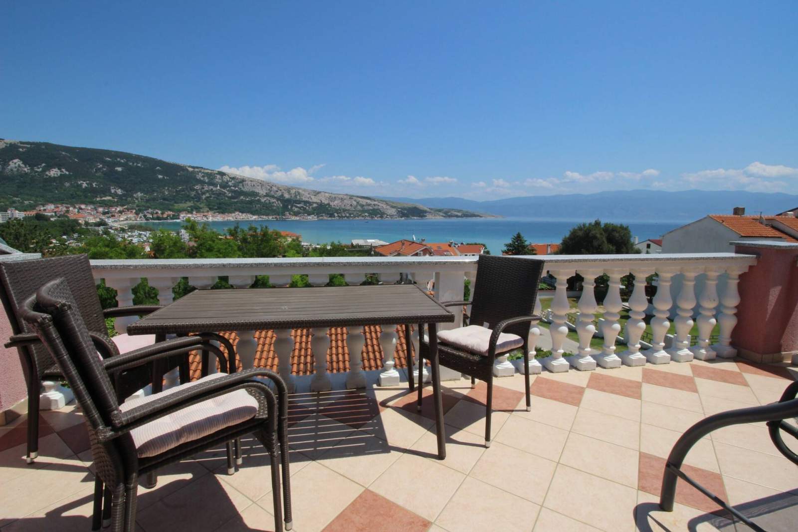 Apartment Lovincic No.7 – mit Meerblick, 200 m vom Strand entfernt