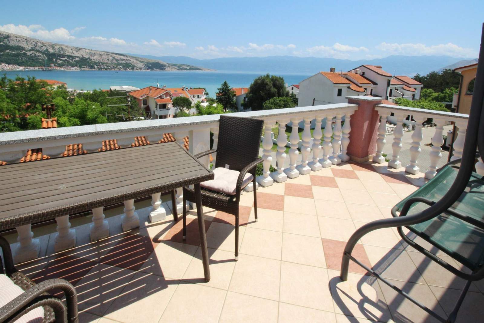 Apartment Lovincic No.7 – mit Meerblick, 200 m vom Strand entfernt