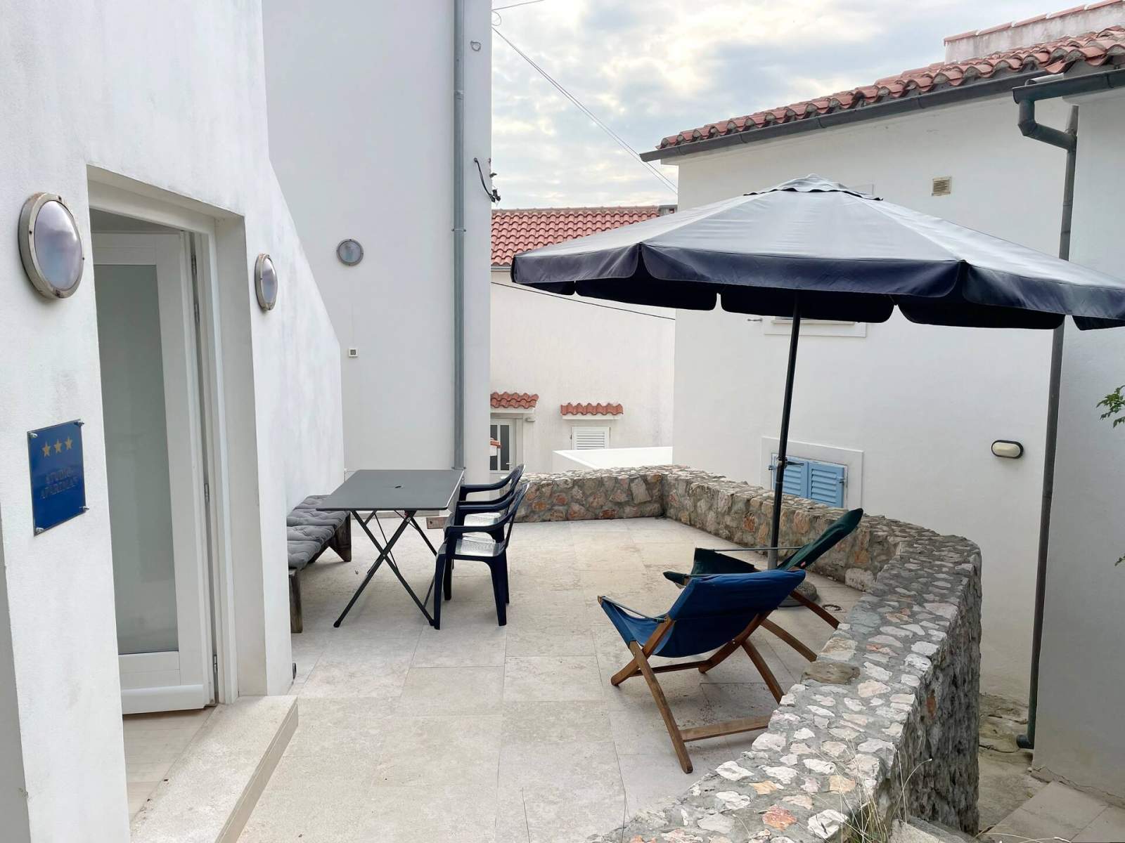 Studioapartment Meratti – im alten Teil von Baška, 200 m vom Strand entfernt