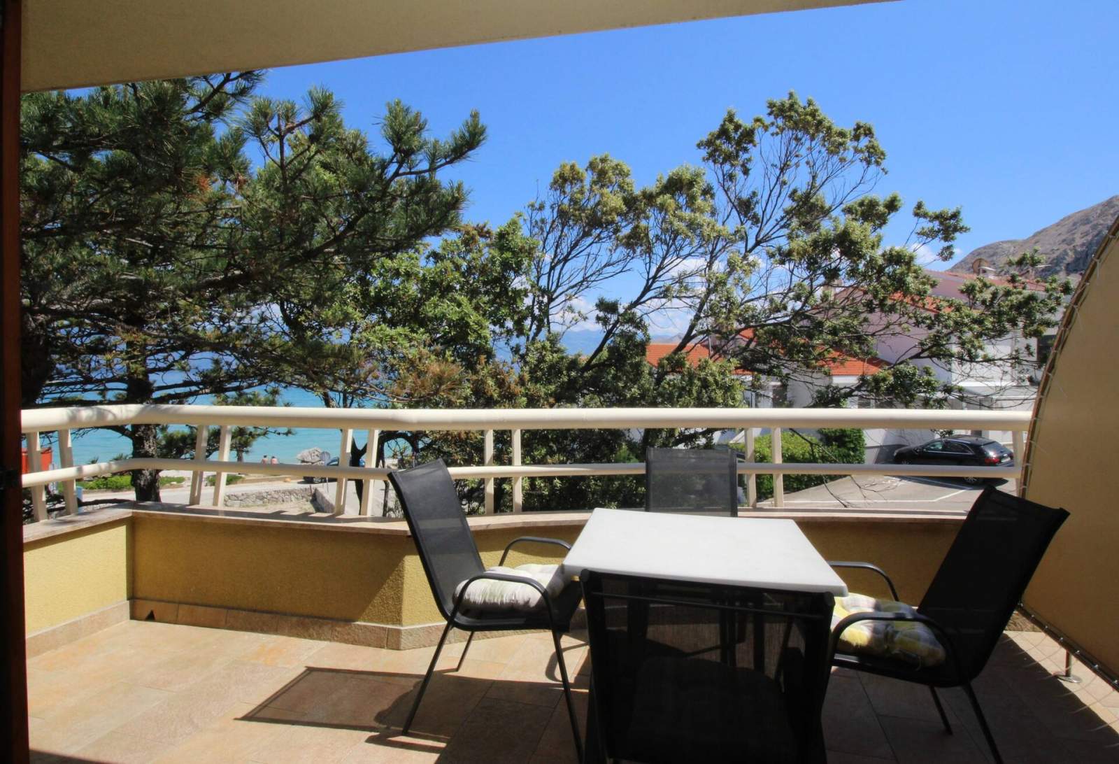 Apartment Mrkus more - mit Balkon und Meerblick, in Strandnähe
