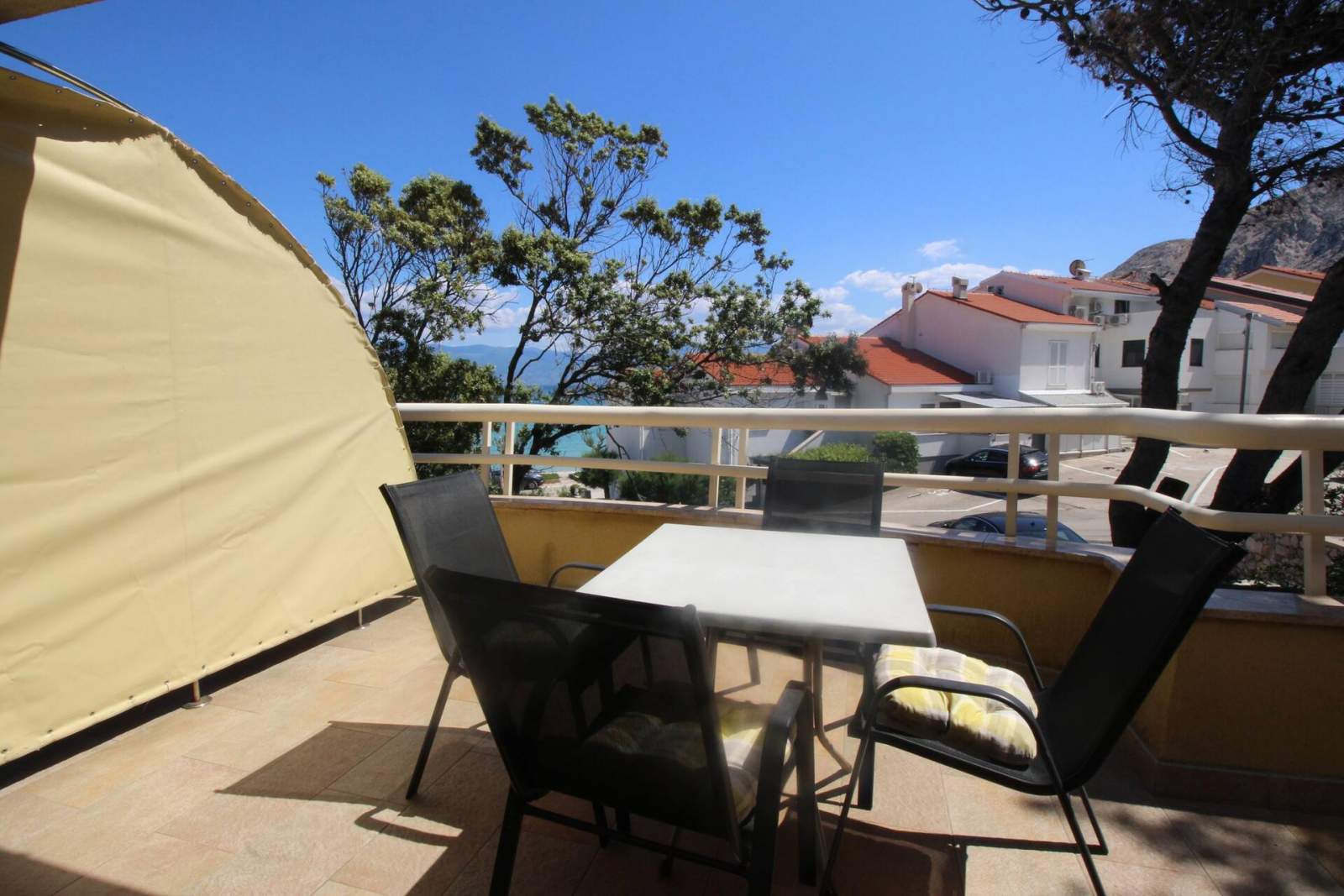 Ferienwohnung Mrkus brdo - mit Balkon, in Strandnähe